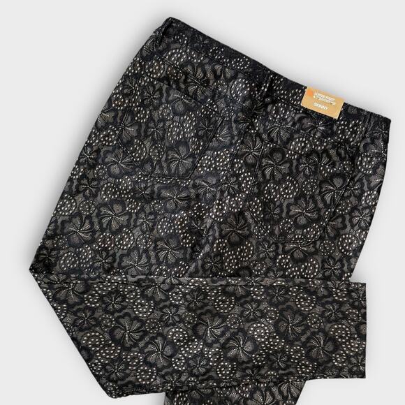 Xhilaration NEW Lace Overlay Skinny Jeans Dark Boho Gothic Stretch Size 11 - Picture 3 of 9